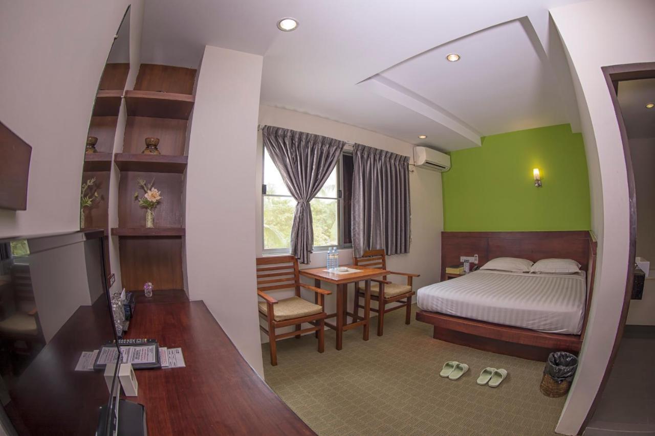 Green Paradise Hotel Янгон Экстерьер фото